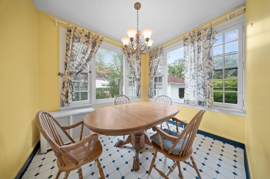 10-08 Shore Road Douglaston NY 11363
