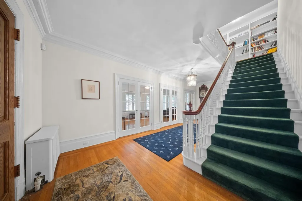 10-08 Shore Road Douglaston NY 11363