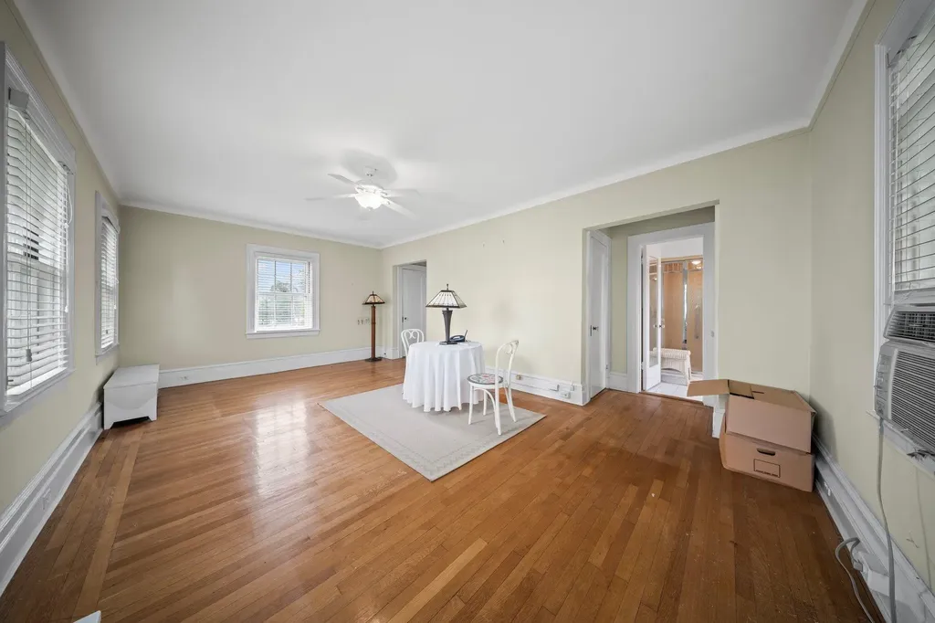 10-08 Shore Road Douglaston NY 11363