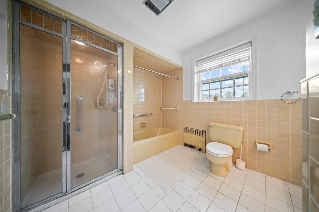 10-08 Shore Road Douglaston NY 11363