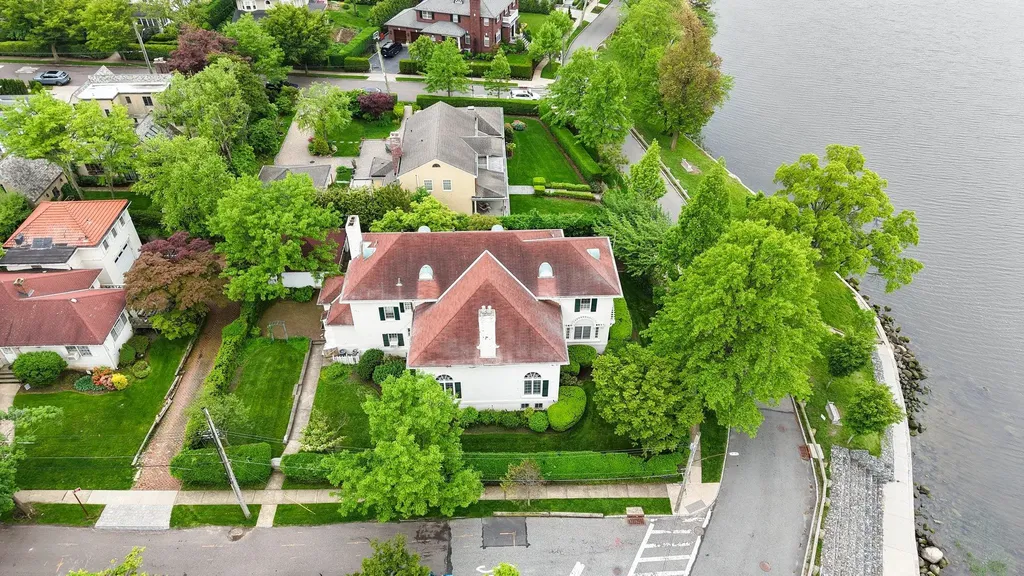 10-08 Shore Road Douglaston NY 11363