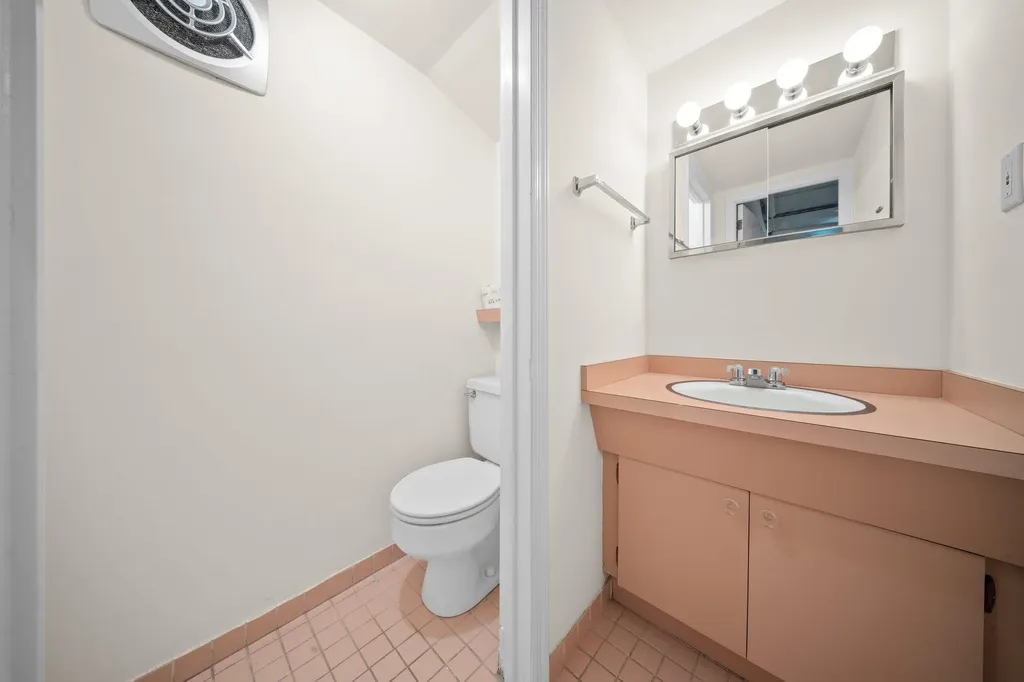 10-08 Shore Road Douglaston NY 11363