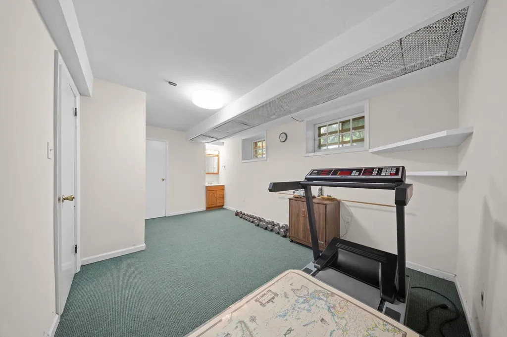 10-08 Shore Road Douglaston NY 11363