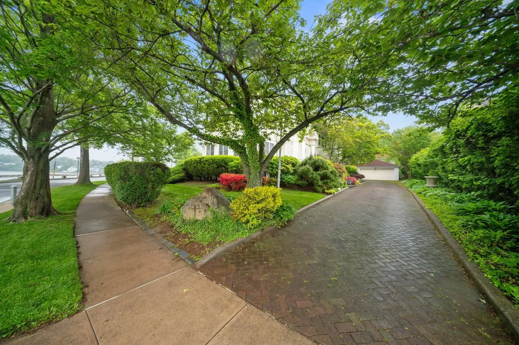 10-08 Shore Road Douglaston NY 11363