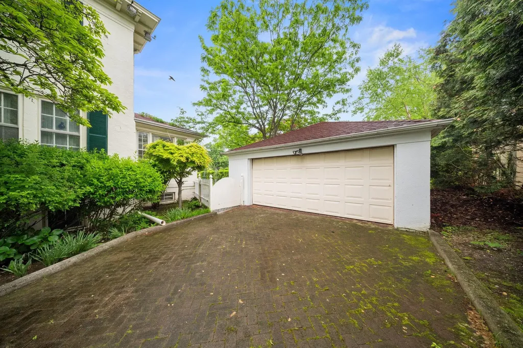 10-08 Shore Road Douglaston NY 11363
