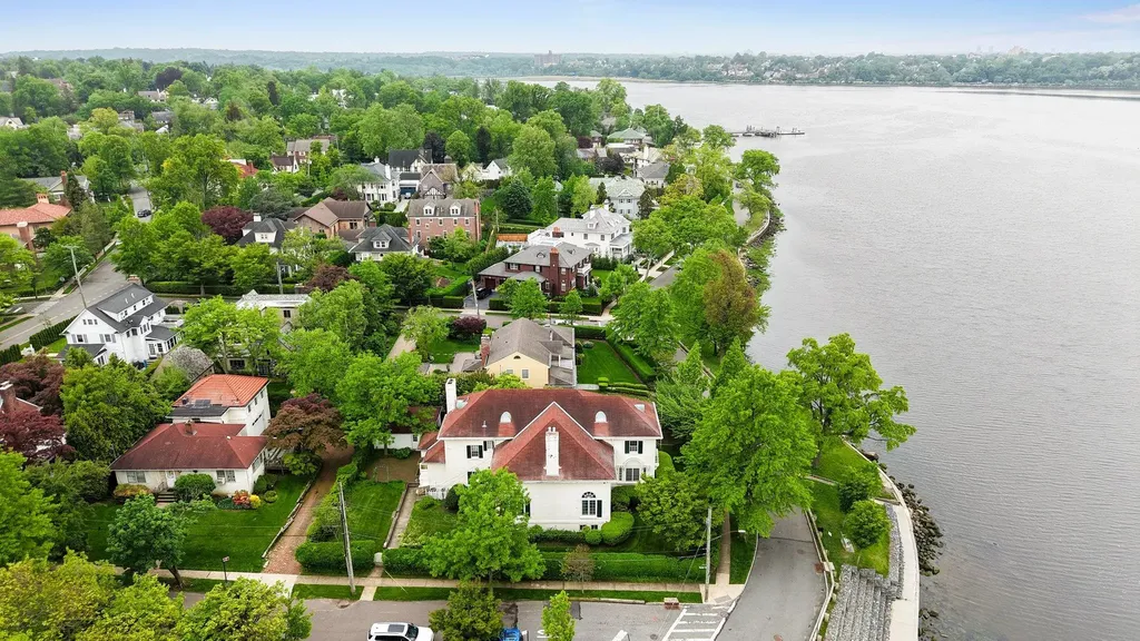 10-08 Shore Road Douglaston NY 11363