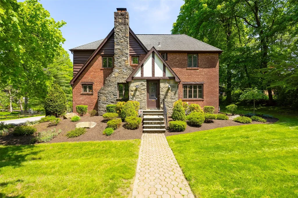 38 Loockerman Avenue Poughkeepsie NY 12601