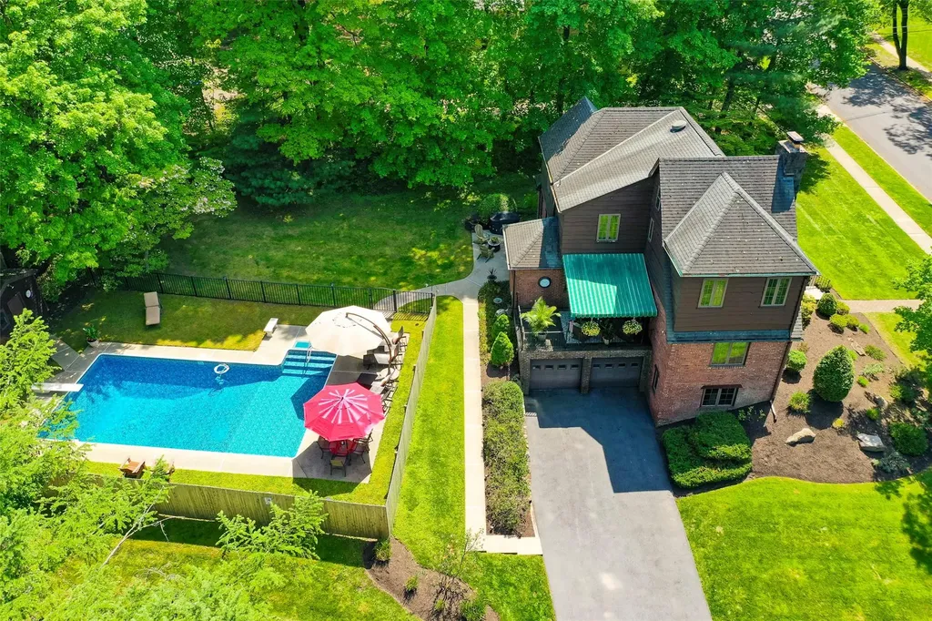 38 Loockerman Avenue Poughkeepsie NY 12601