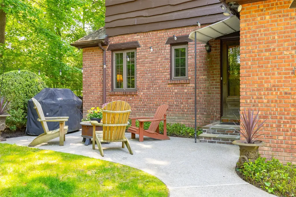 38 Loockerman Avenue Poughkeepsie NY 12601