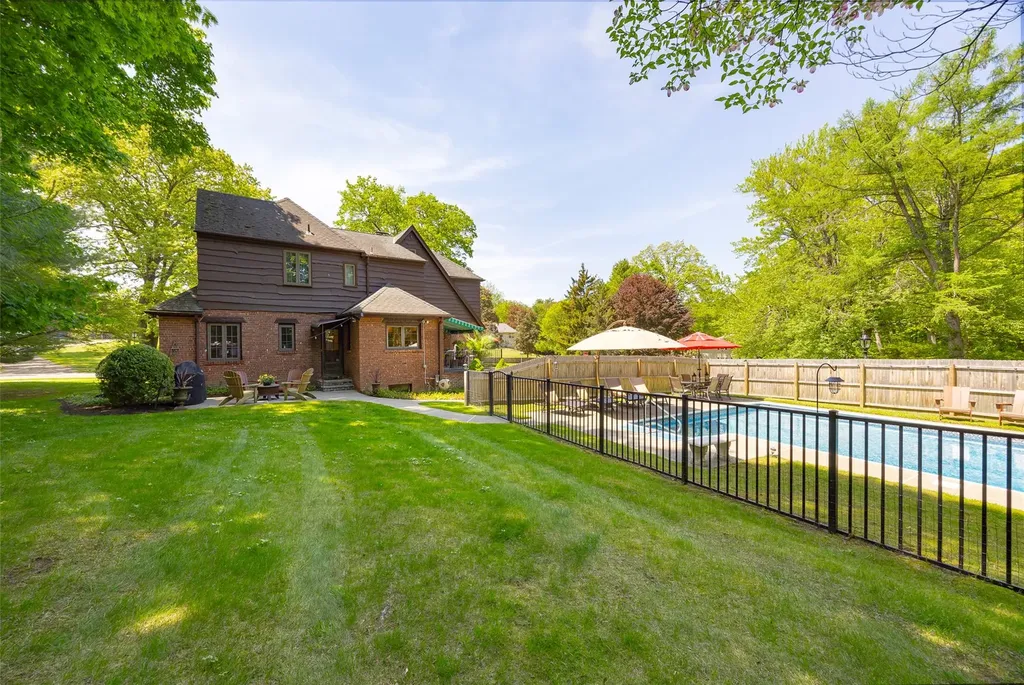 38 Loockerman Avenue Poughkeepsie NY 12601