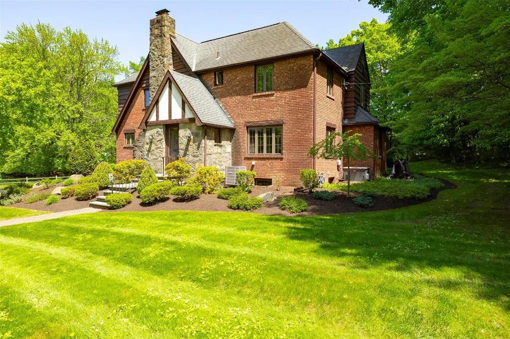 38 Loockerman Avenue Poughkeepsie NY 12601