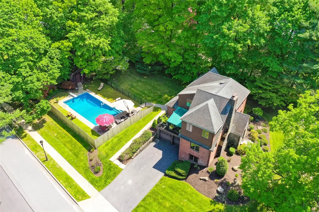 38 Loockerman Avenue Poughkeepsie NY 12601