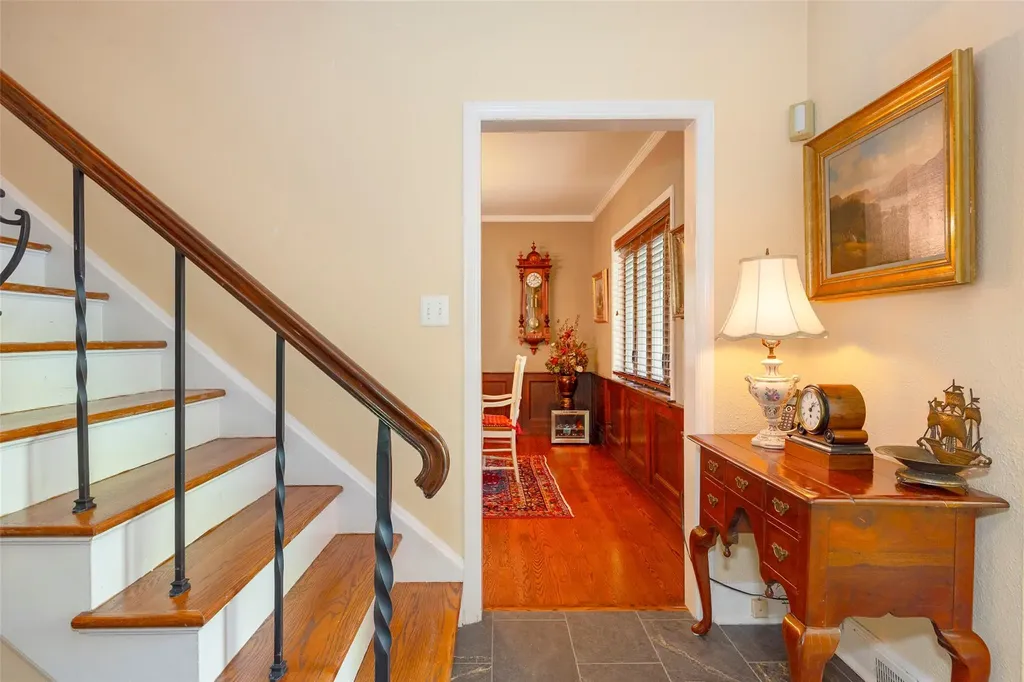 38 Loockerman Avenue Poughkeepsie NY 12601