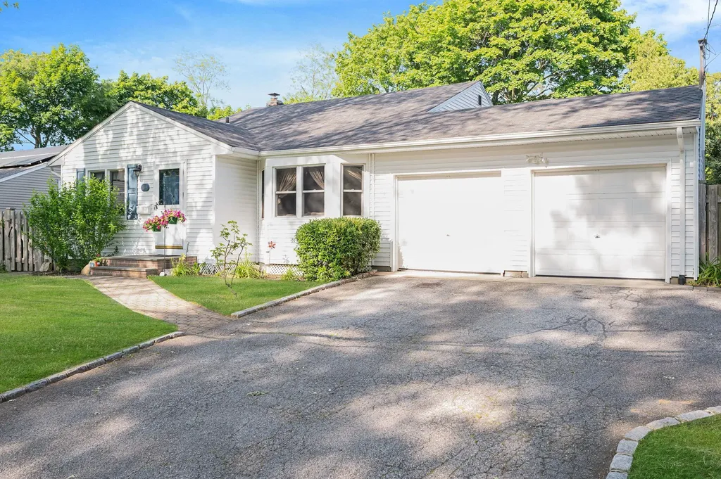 105 1st Avenue Kings Park NY 11754