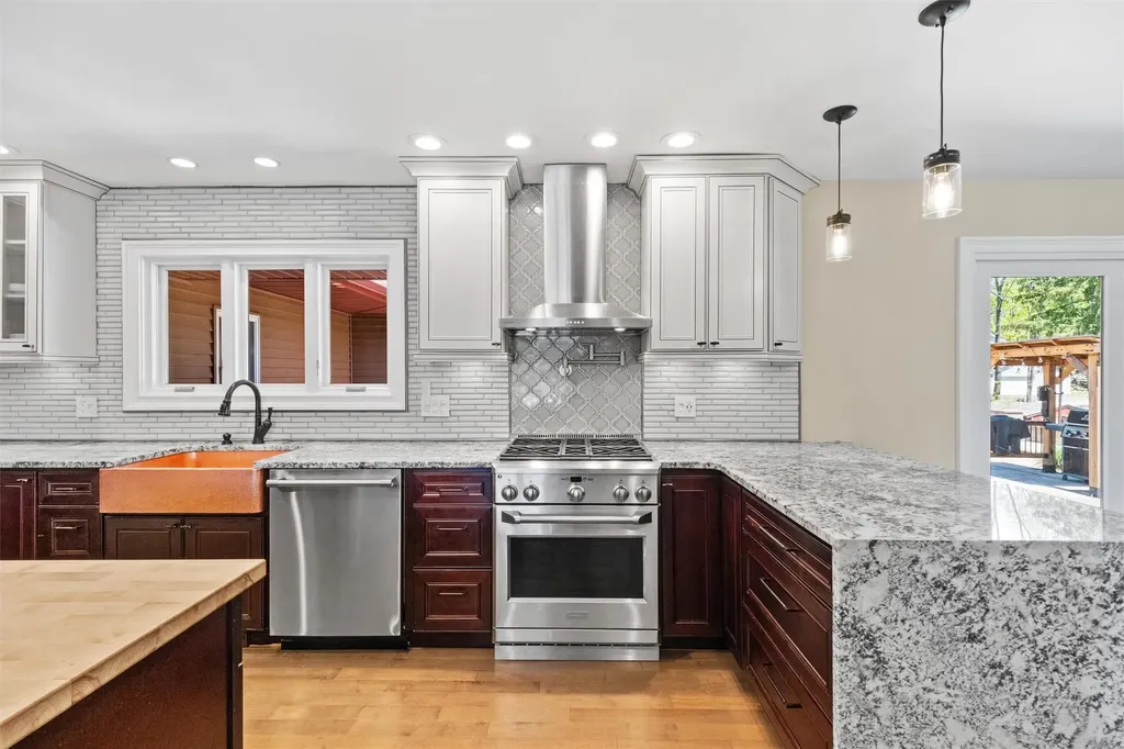 74 Hampton Road Marlboro NY 12542