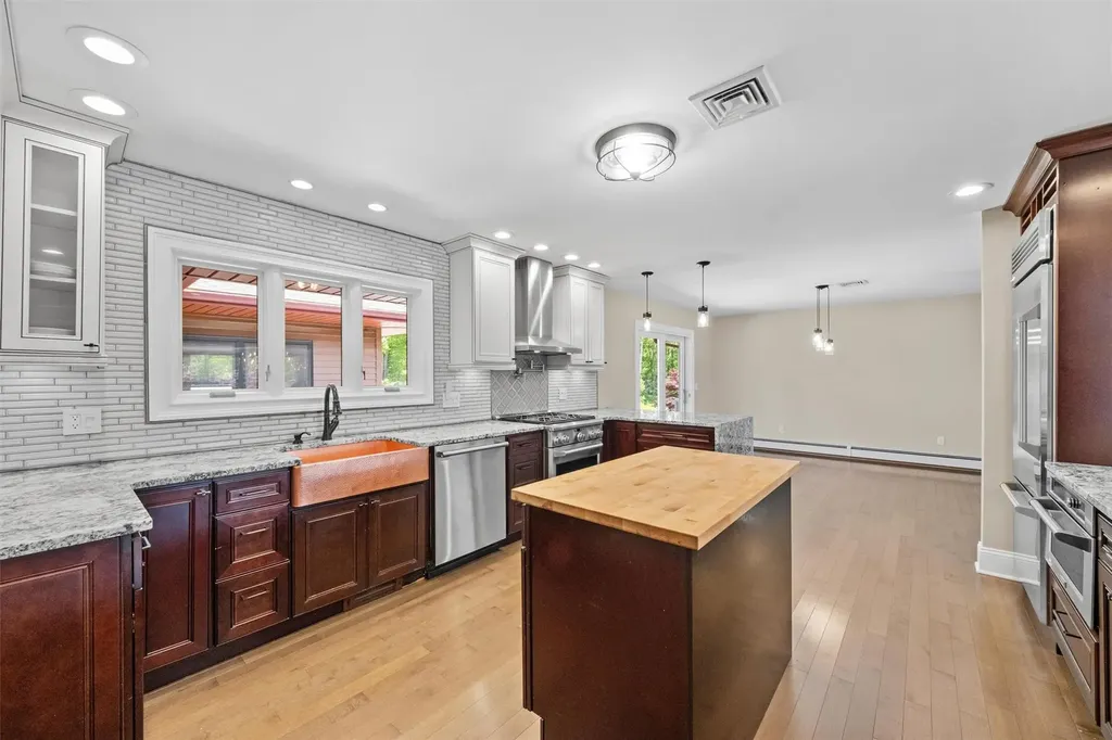 74 Hampton Road Marlboro NY 12542
