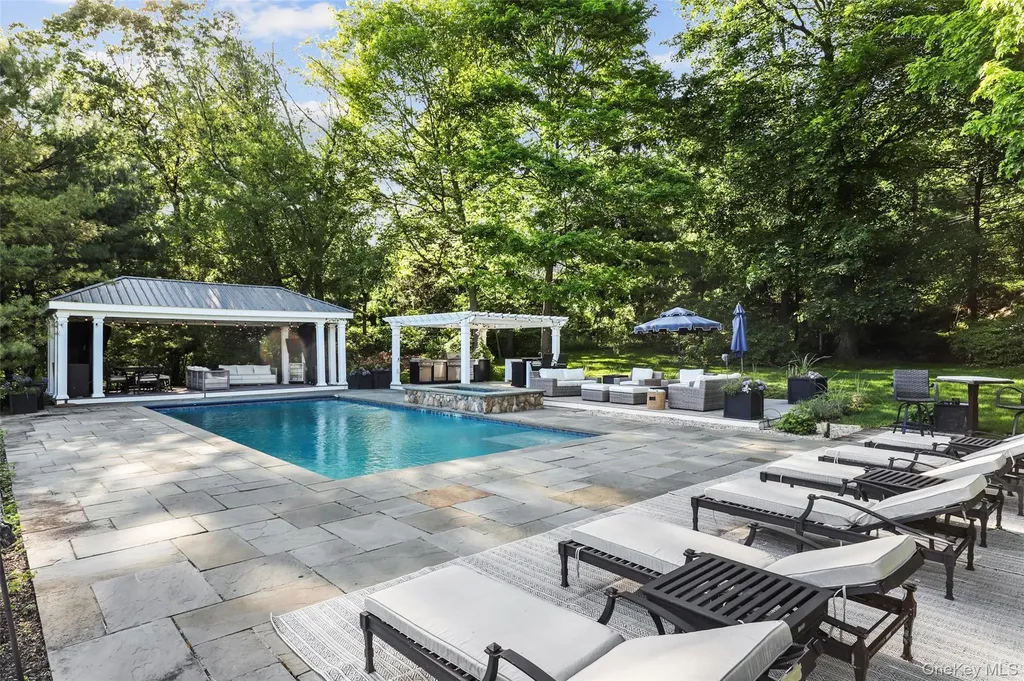 2 Cerf Lane Mount Kisco NY 10549