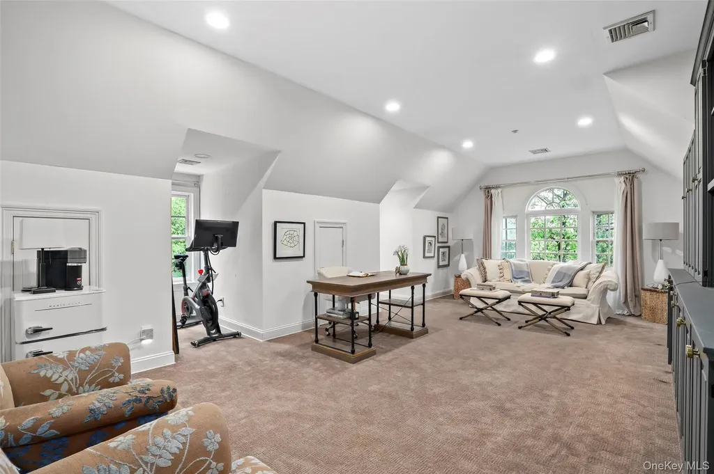 2 Cerf Lane Mount Kisco NY 10549