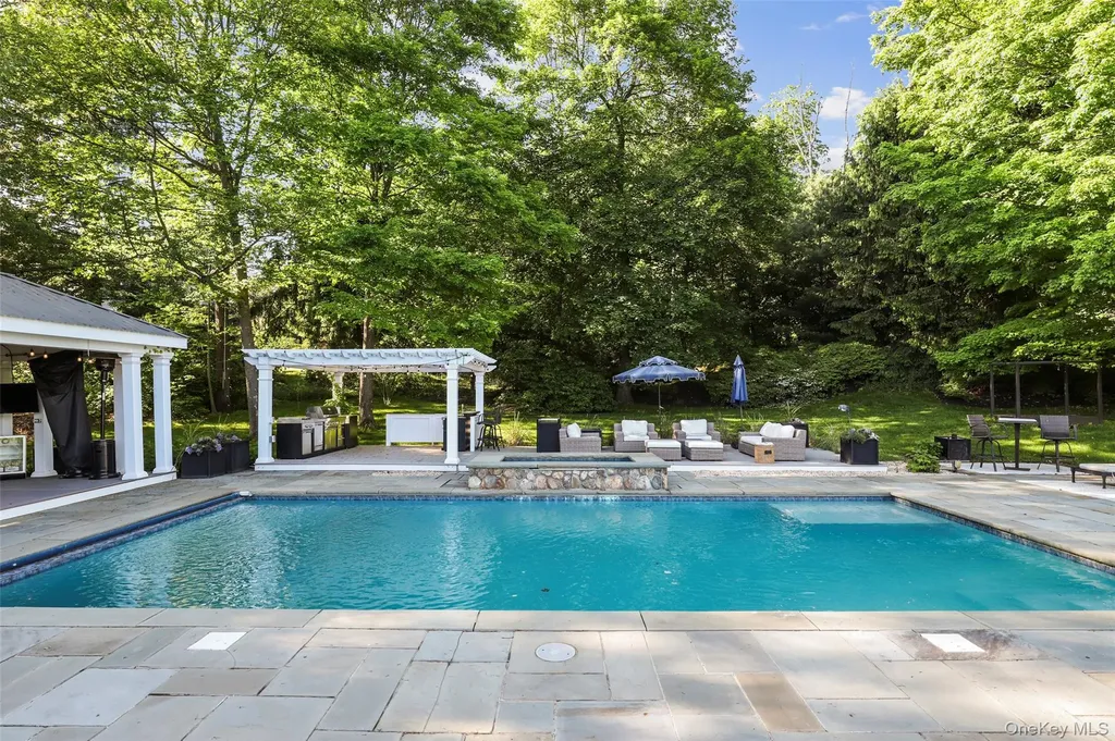 2 Cerf Lane Mount Kisco NY 10549