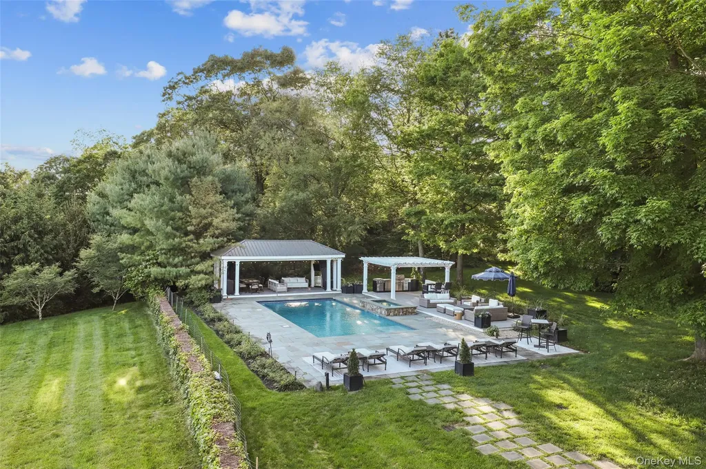 2 Cerf Lane Mount Kisco NY 10549
