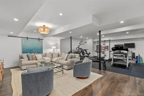 2 Cerf Lane Mount Kisco NY 10549