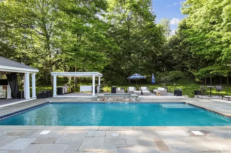 2 Cerf Lane Mount Kisco NY 10549