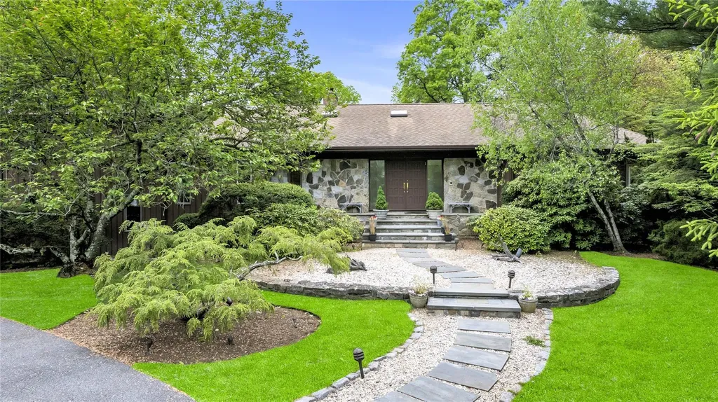 4 Bobby Close Mamaroneck NY 10543