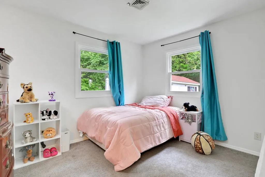10 Van Wyck Drive Poughkeepsie NY 12601