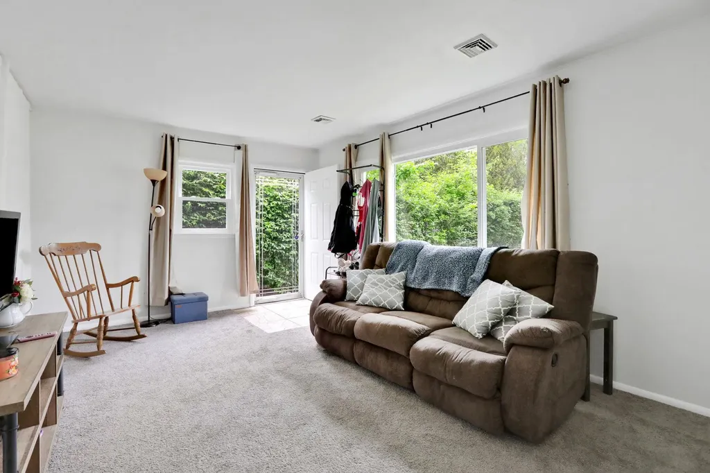 10 Van Wyck Drive Poughkeepsie NY 12601