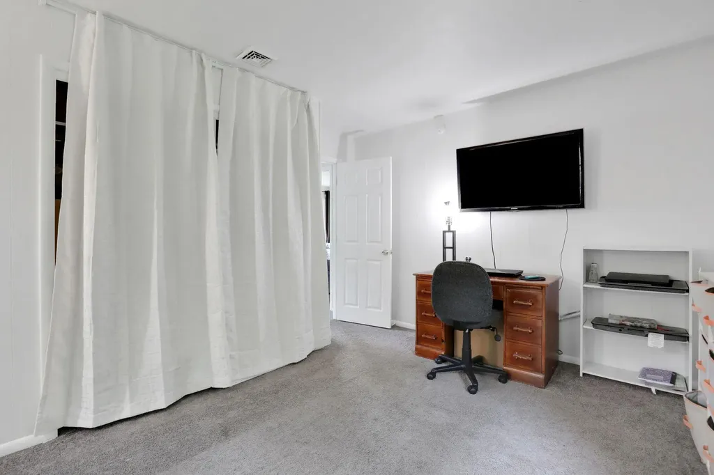 10 Van Wyck Drive Poughkeepsie NY 12601