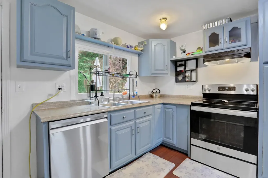10 Van Wyck Drive Poughkeepsie NY 12601