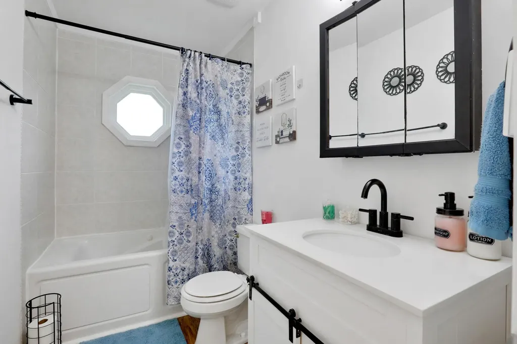 10 Van Wyck Drive Poughkeepsie NY 12601