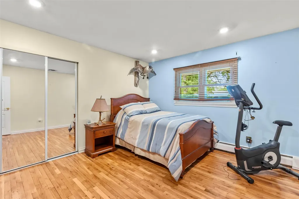 8 Wichard Boulevard Commack NY 11725