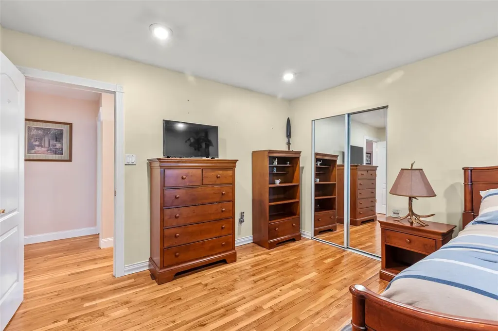 8 Wichard Boulevard Commack NY 11725