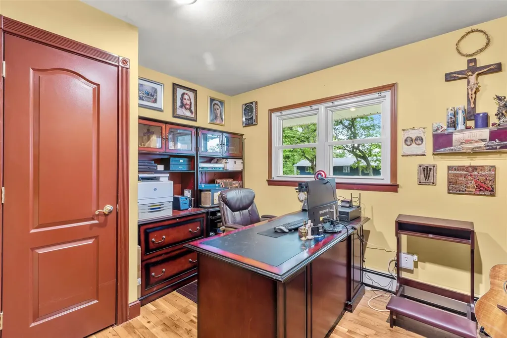 8 Wichard Boulevard Commack NY 11725