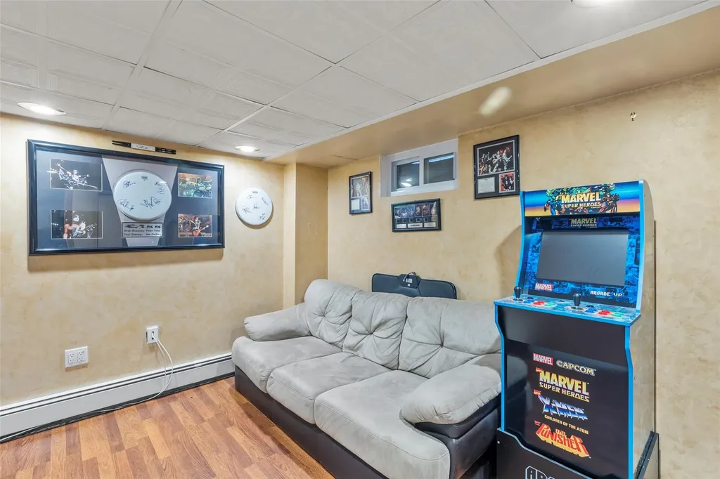 8 Wichard Boulevard Commack NY 11725