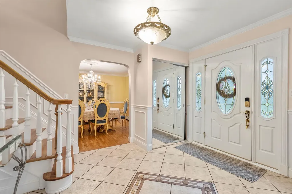 8 Wichard Boulevard Commack NY 11725
