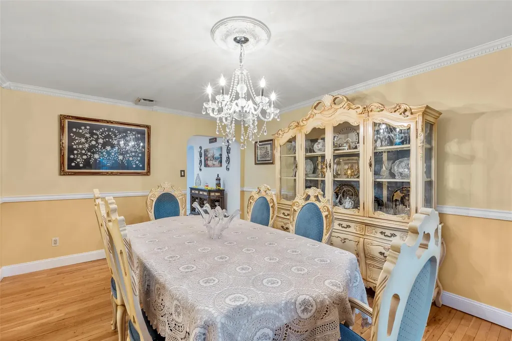 8 Wichard Boulevard Commack NY 11725