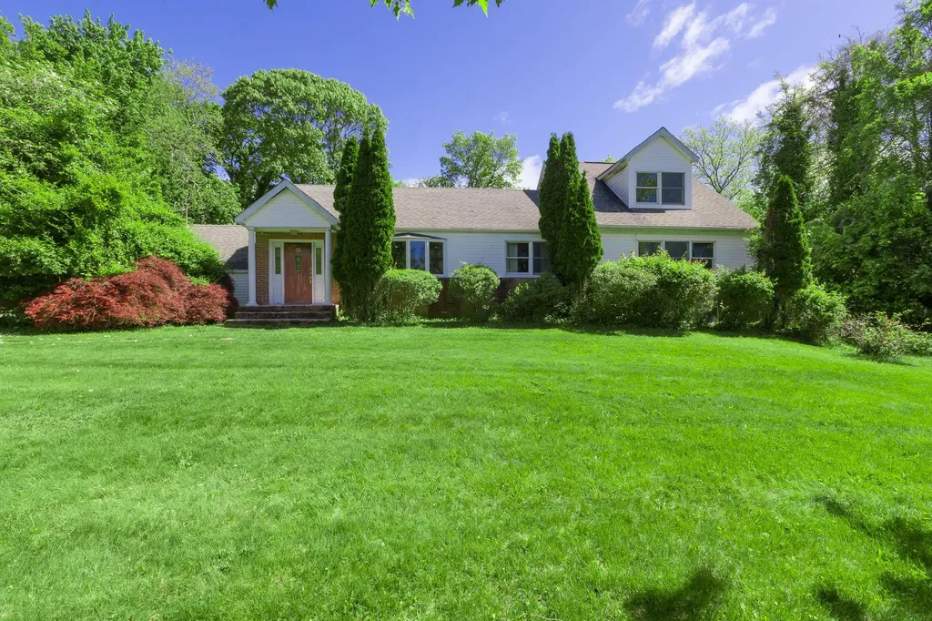 49 Hawkins Road Stony Brook NY 11790