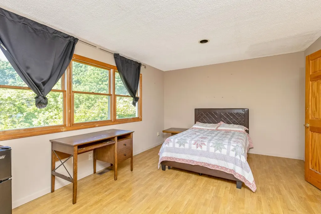 49 Hawkins Road Stony Brook NY 11790