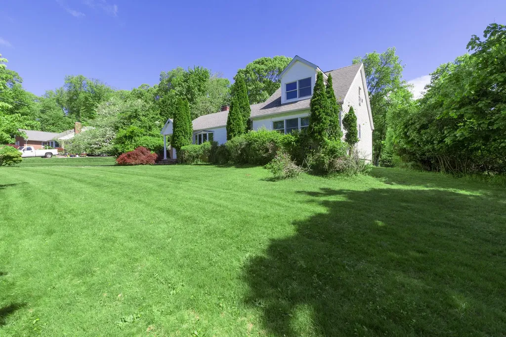 49 Hawkins Road Stony Brook NY 11790