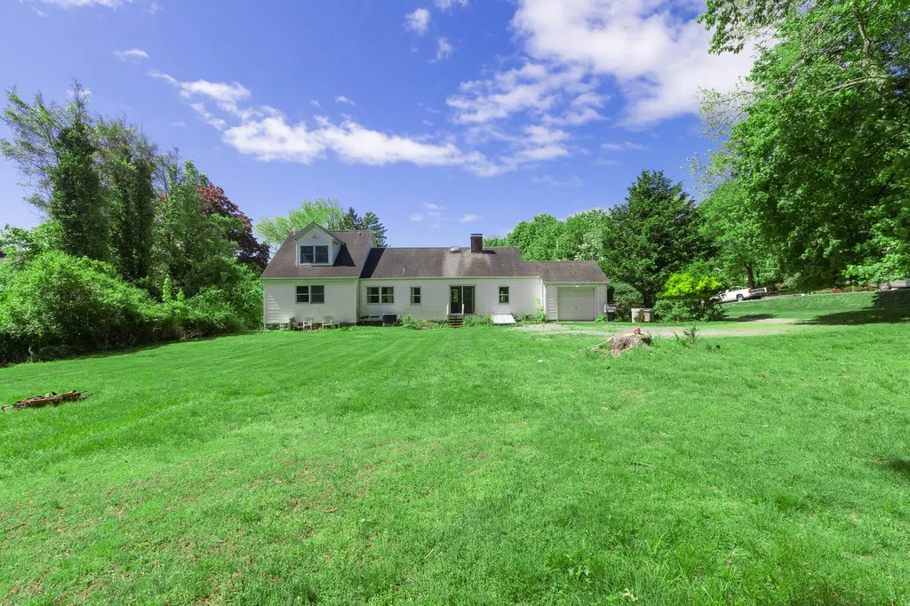 49 Hawkins Road Stony Brook NY 11790