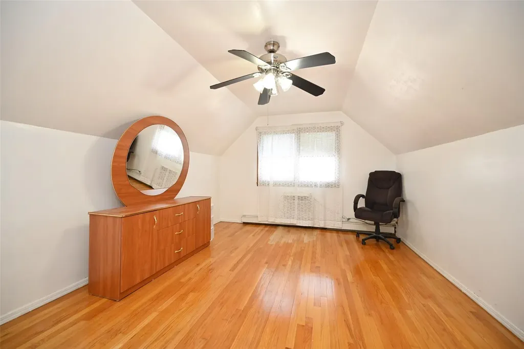 518 Terrace Boulevard New Hyde Park NY 11040