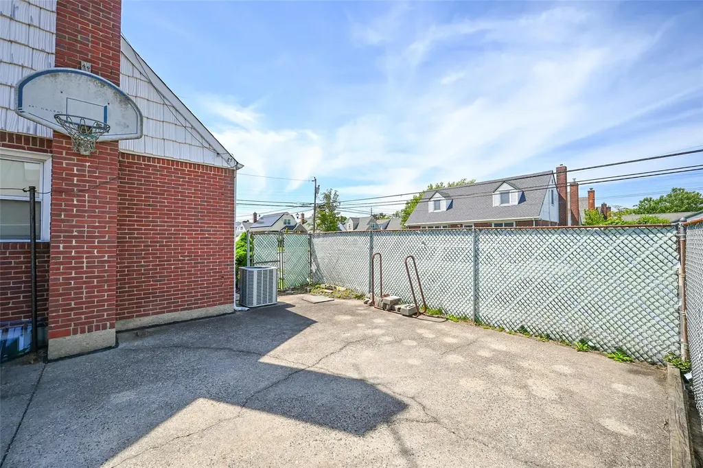 518 Terrace Boulevard New Hyde Park NY 11040