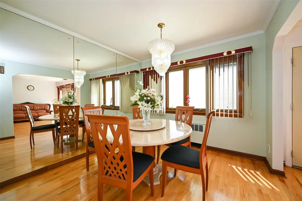 518 Terrace Boulevard New Hyde Park NY 11040
