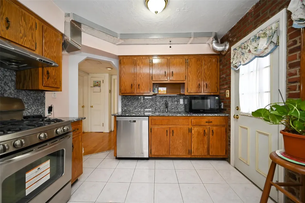 518 Terrace Boulevard New Hyde Park NY 11040