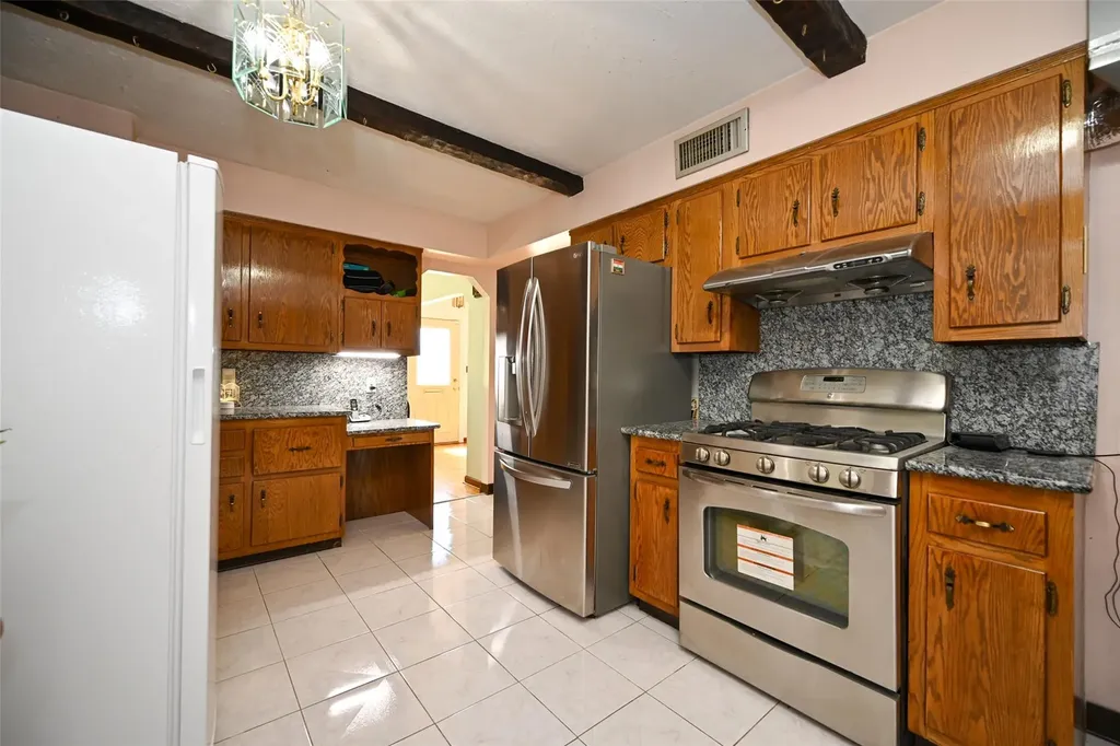 518 Terrace Boulevard New Hyde Park NY 11040