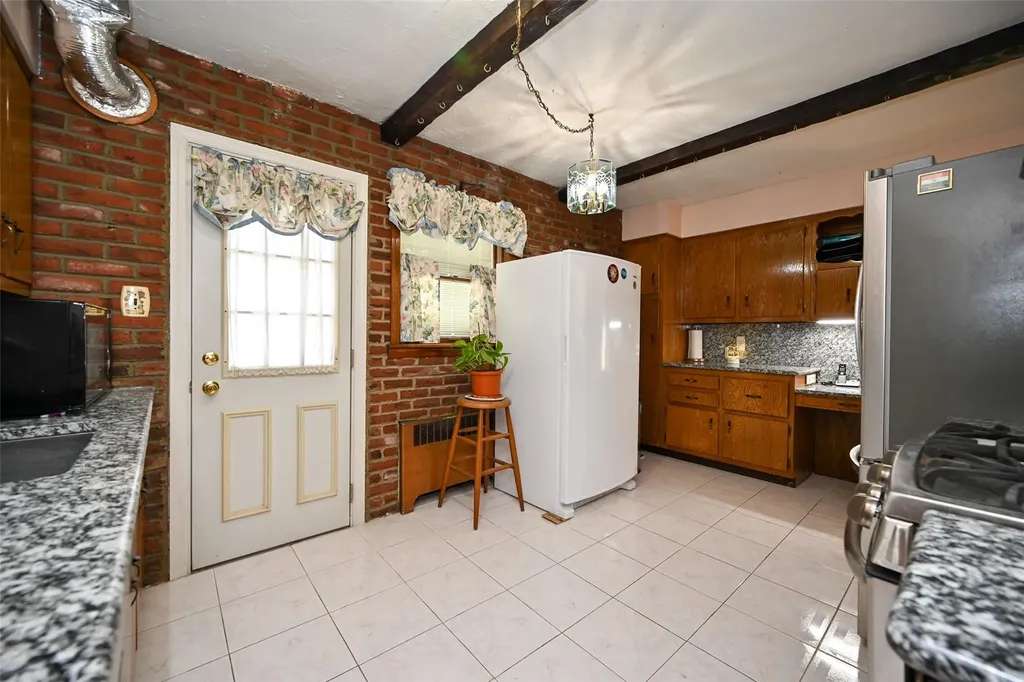 518 Terrace Boulevard New Hyde Park NY 11040