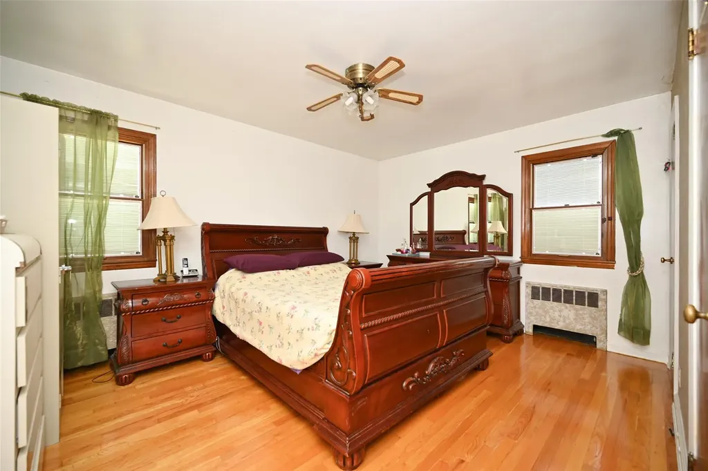 518 Terrace Boulevard New Hyde Park NY 11040
