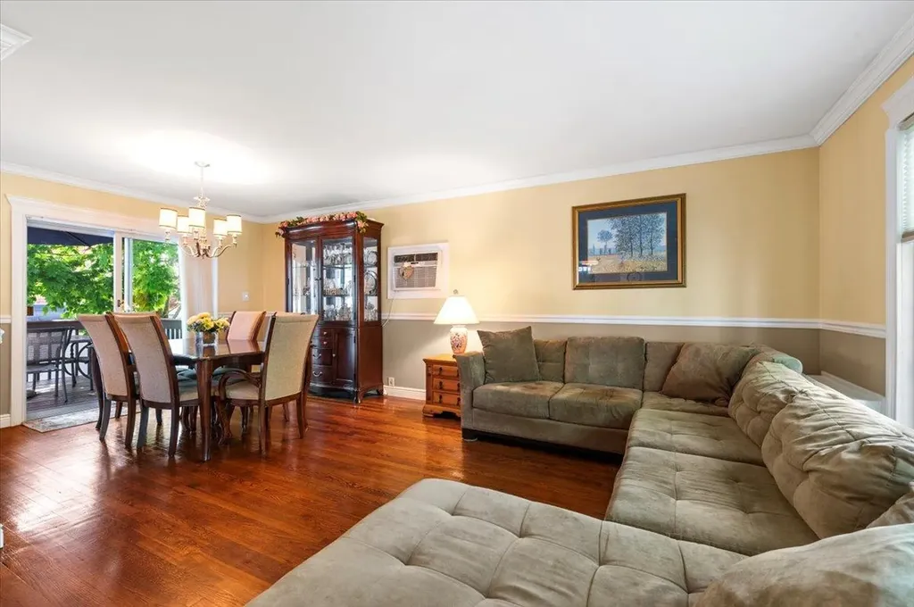 2 Manor Drive Bethpage NY 11714